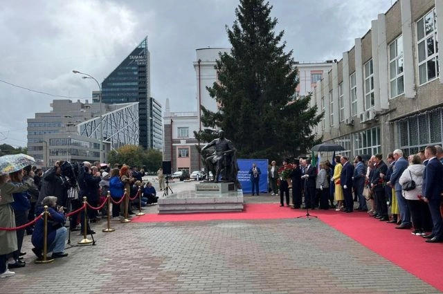 В Екатеринбурге прошло торжественное открытие памятника Петру Столыпину