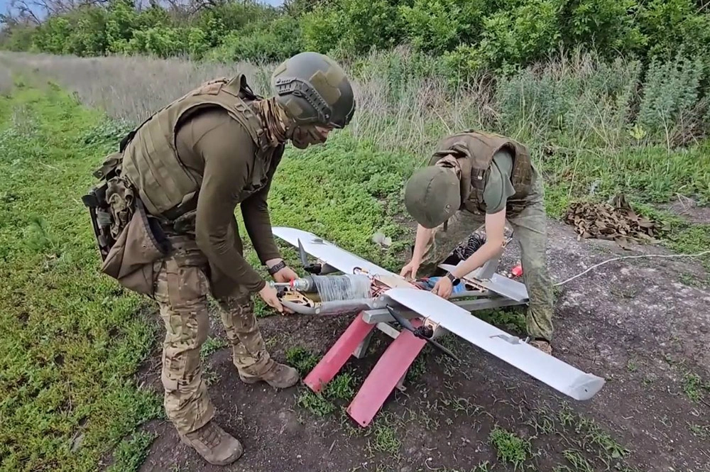 Беспилотник «Молния» перед взлётом.