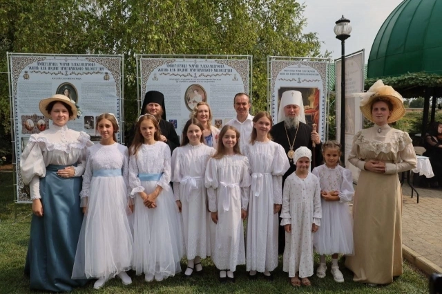 На территории монастыря открылась выставка о жизни и благотворительной деятельности Императрицы Марии Александровны. 