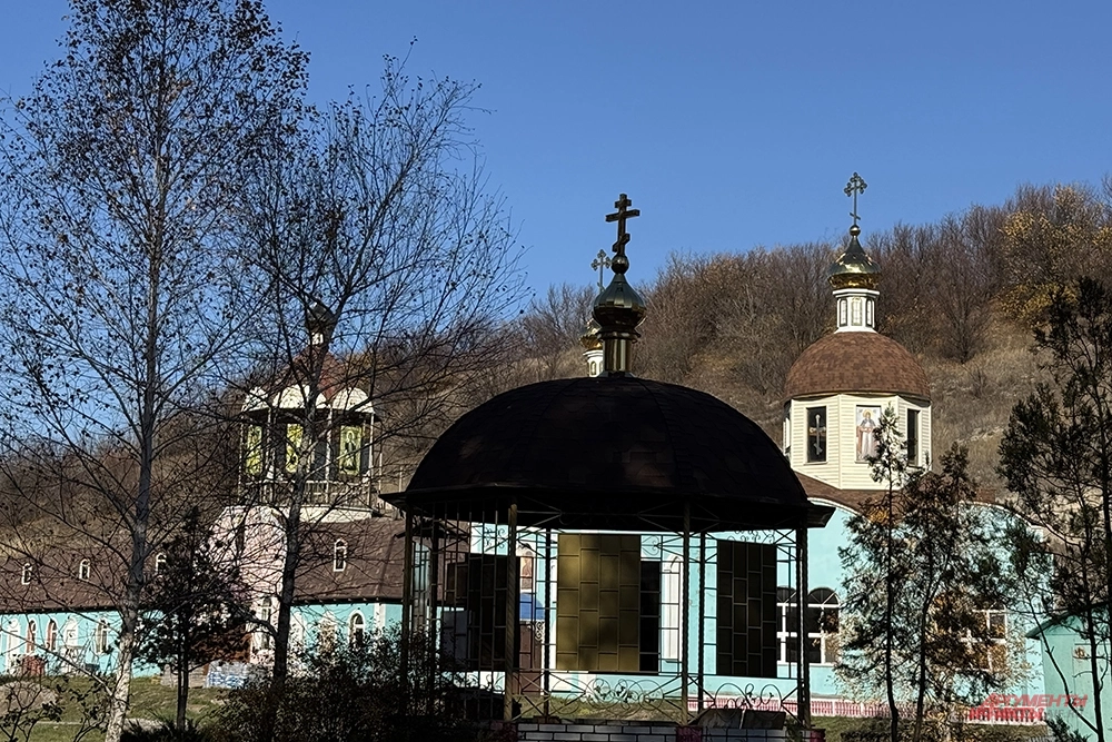 Монастырь иконы Божией Матери Призри на смирение под Лисичанском.