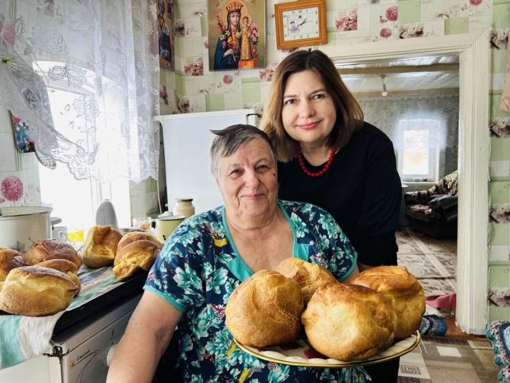 Калачи на блюдцах получаются очень пышными и вкусными.