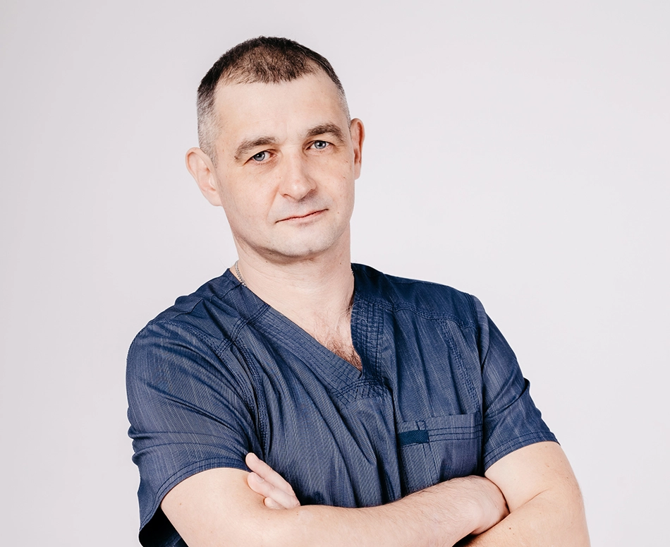 Дмитрий Пох — ведущий стоматолог-хирург, имплантолог клиники «Академия VIP».
