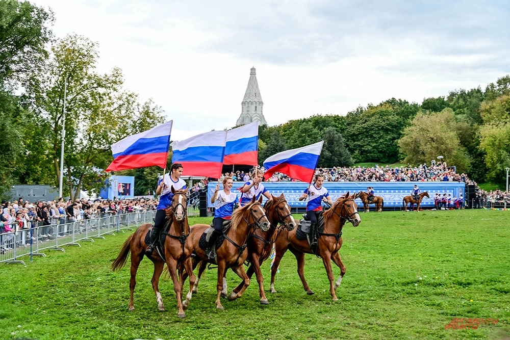 Фестиваль «Казачья с
87c
таница Москва».