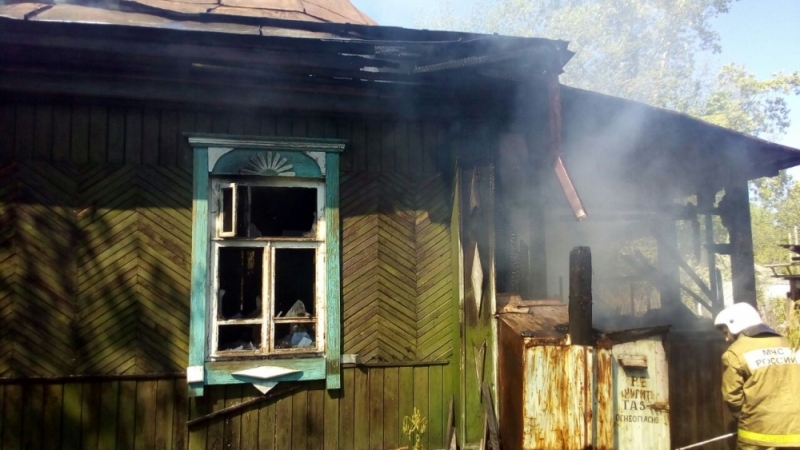 Пожар в переулке Джамбула в Екатеринбурге
