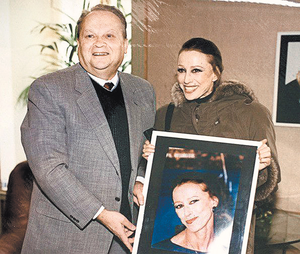 В редакции «АиФ» побывали все самые главные знаменитости страны. На фото: Владислав Старков и Майя Плисецкая, 1996 г.