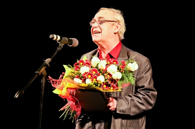 Владимир Миллер сыграл на одной сцене со многими мастерами театрального жанра.