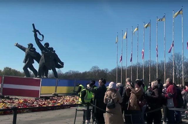 Памятник освободителям в Риге демонтируют за 2 млн. Евро.