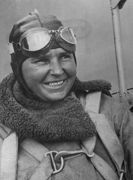  Подробнее Герой Советского Союза Полина Осипенко.
