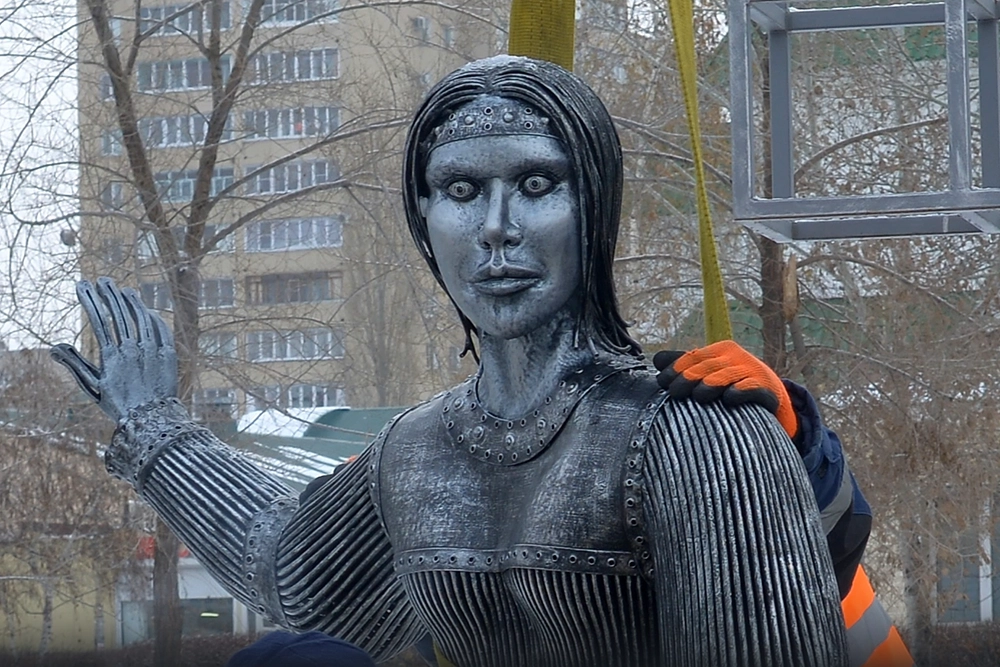 Несмотря на то, что памятник Алене демонтировали через три дня после установки, память о ней осталась – Аленушку до сих пор считают эталоном неоднозначной скульптуры.