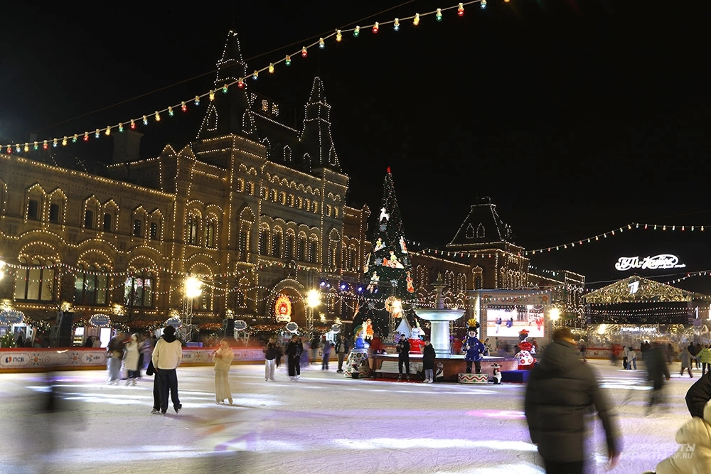 Открытие ГУМ-катка на Красной площади.