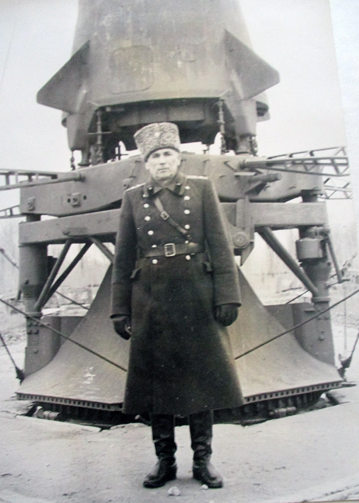 Последнее фото, на котором полковник Веснин запечатлён на службе в армии.