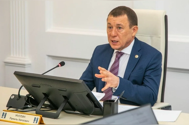 Мэра обвиняют в получении взяток.