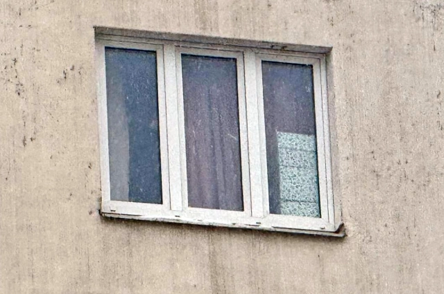 Окно на 10-м этаже, откуда выпал ребёнок.