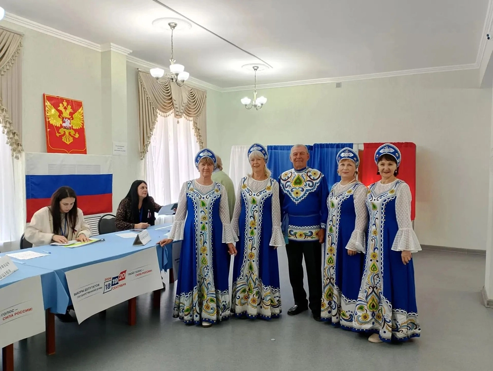 Ансамбль «Русская песня»: выборы творчеству не помеха!