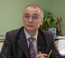 Алиханов