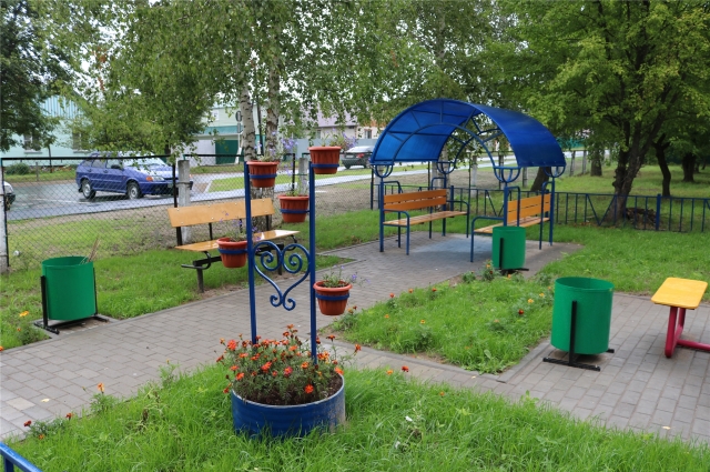В Аликовском районе удобство и комфорт пришли на дворовые площадки.