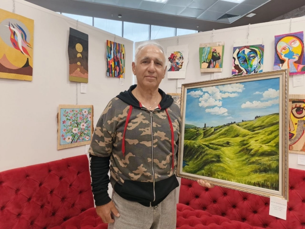 Загир Джалилович родился в высокогорной деревне Дагестана и приезжает туда как в место силы.