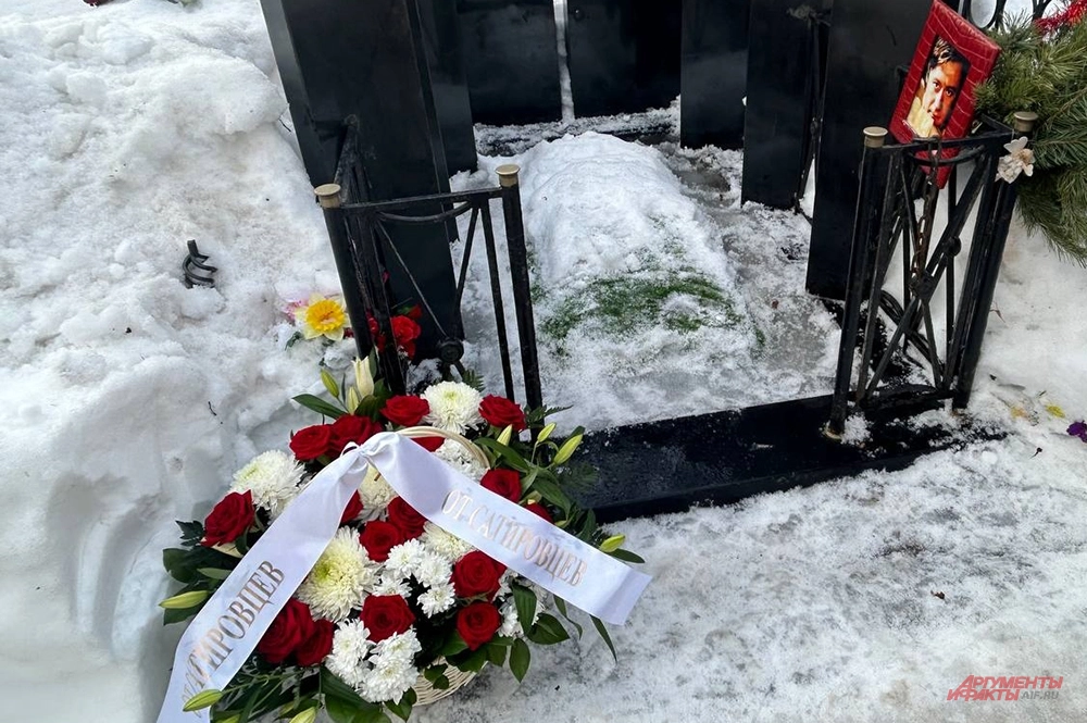 Могила Андрея Миронова на Ваганьковском кладбище. 