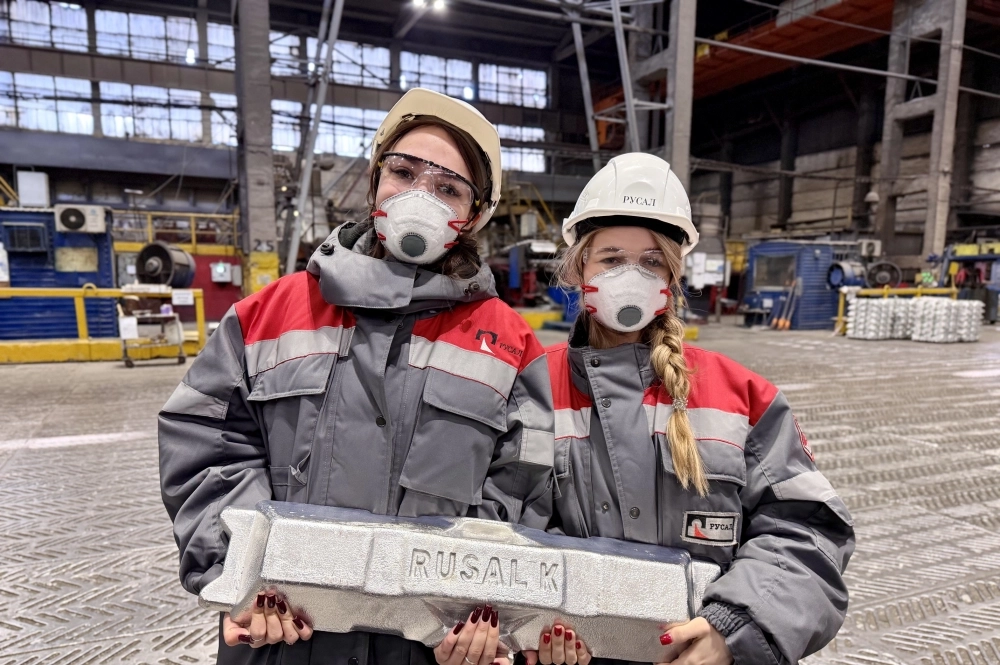 Надя и Настя.