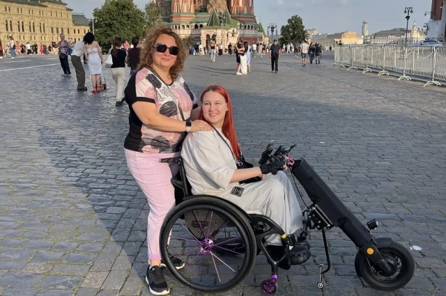 Лиза с мамой Оксаной.