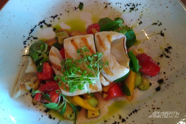 Оригинальное блюдо из кальмара понравится не только тем, кто соблюдает пост.