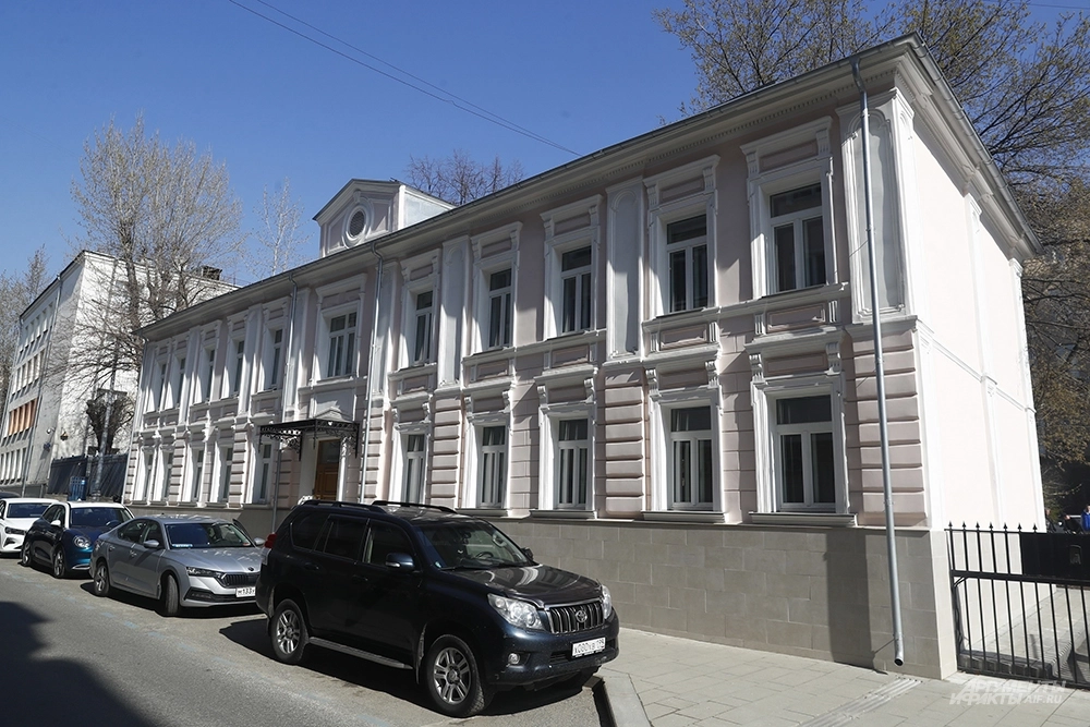 Доходный дом Цемержинской построен в 1871 году.