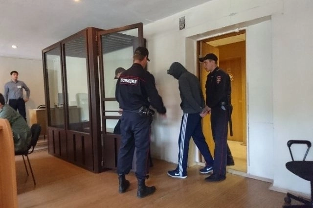 На суде Есипов смотрел вниз.