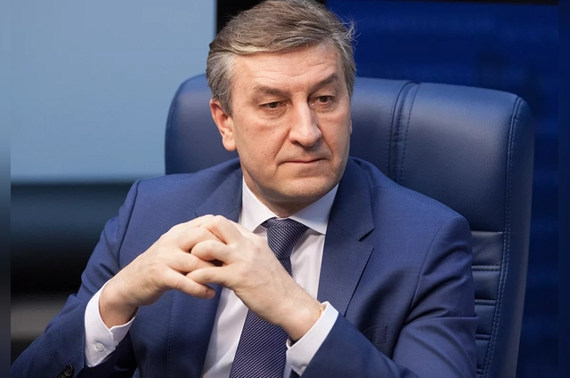  Как сообщил сам Фаррахов, предложение возглавить университет поступило ему от главы Татарстана Рустама Минниханова.