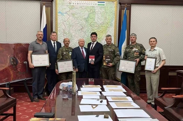 От имени руководства республики поисковики Псковской области и Республики Татарстан были отмечены почётными грамотами и благодарностями.