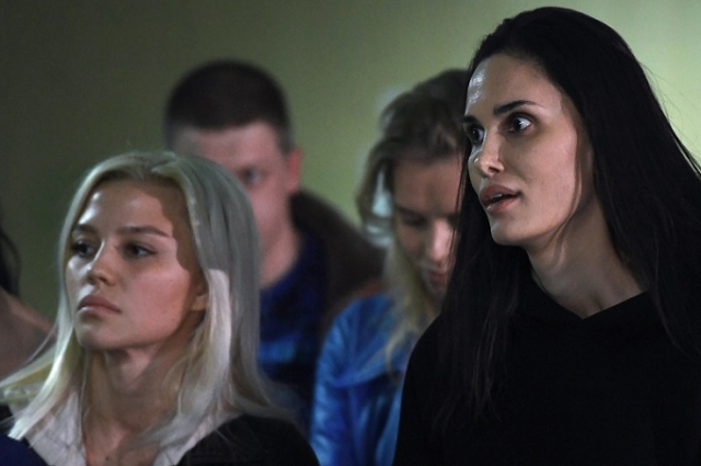 Дарья Валитова и Алана Мамаева во время заседания суда.