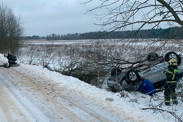 Дорога под Пучково была занесена снегом.