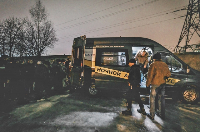 В Петербурге проект «Ночной автобус» запустили в 2002 году. Сейчас у автобуса четыре стоянки в периферийных районах города.