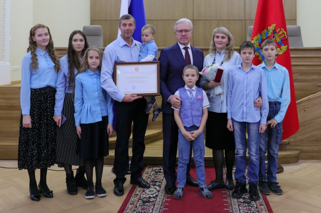 За 12 лет медали ордена «Родительская слава» удостоены семь семей из Красноярского края.