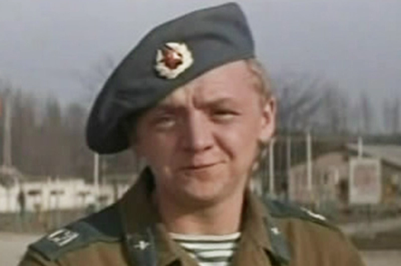 Виктор Перевалов в фильме «Между небом и землёй» (1975)