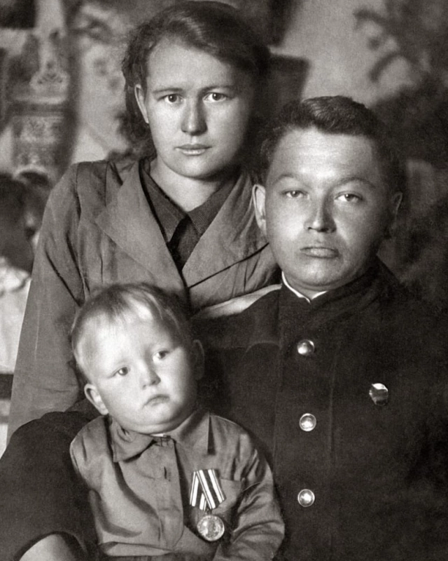 Анна и Владимир с маленьким Станиславом. К сожалению, семейное счастье было недолгим.