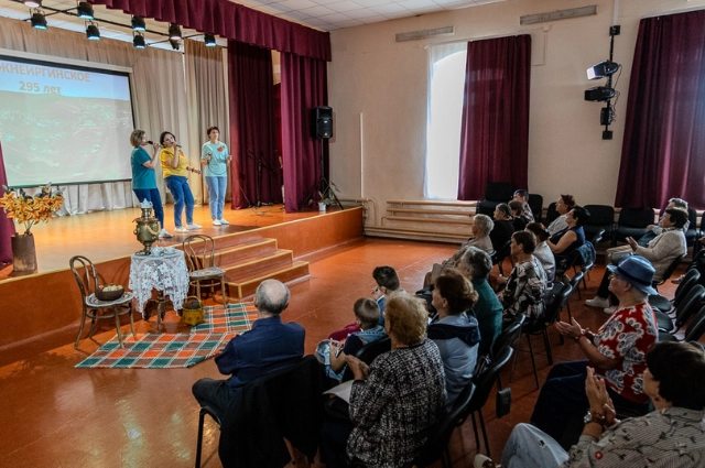 Культ самовара. В Нижнеиргинском прошёл праздник в честь открытия мурала
