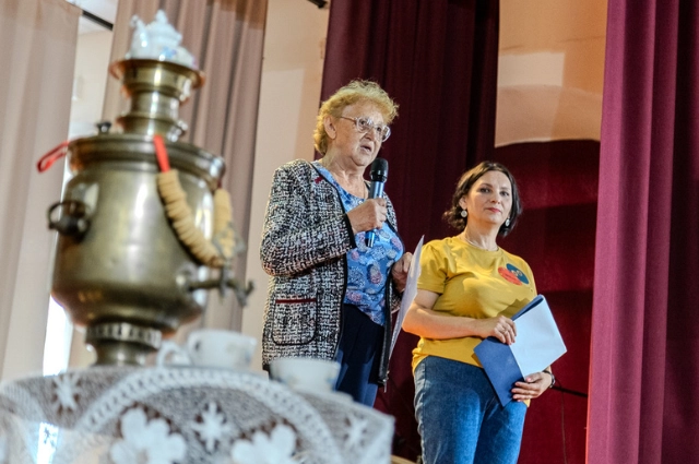 Культ самовара. В Нижнеиргинском прошёл праздник в честь открытия мурала