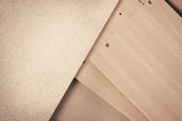 Оргалит — это разновидность ДВП (древесноволокнистых плит).