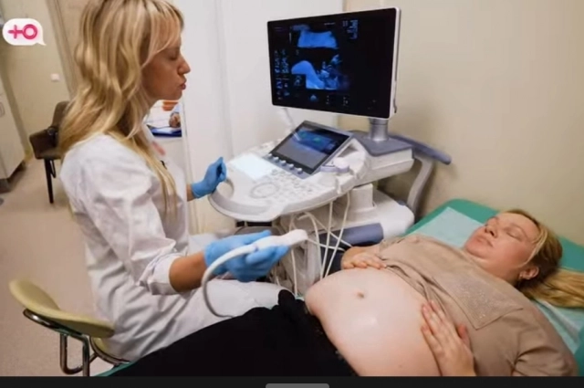 Лариса переживала за ребёнка и за разрыв с Романом.