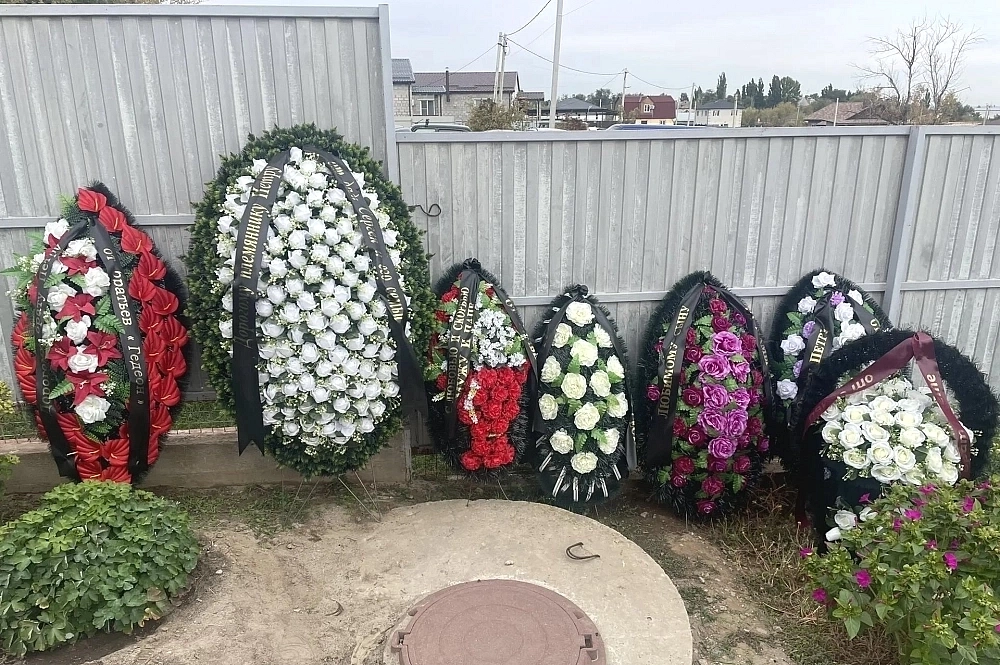 Проститься с погибшим приехали знавшие его люди из других регионов.