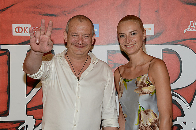 Дмитрий Марьянов с женой Ксенией.