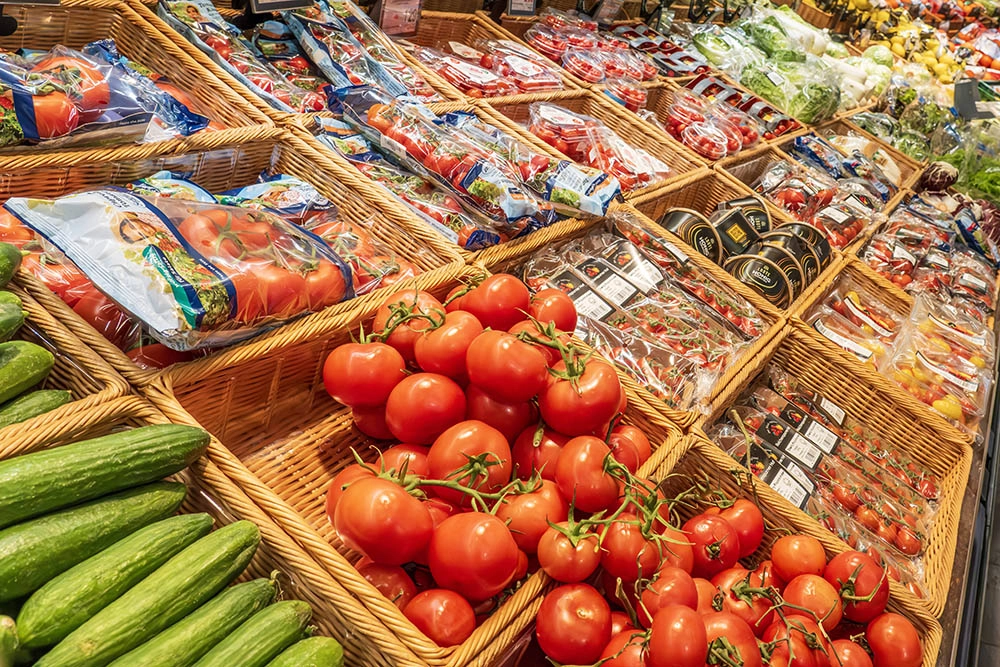 По словам Зои, денег едва хватает, хотя семья как малоимущая получает от государства ежемесячную выплату на каждого ребёнка в размере 16 тысяч рублей