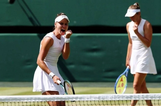 В парном женском финале победу одержала российская теннисистка Вероника Кудерметова в дуэте с бельгийкой Элизе Мертенс.