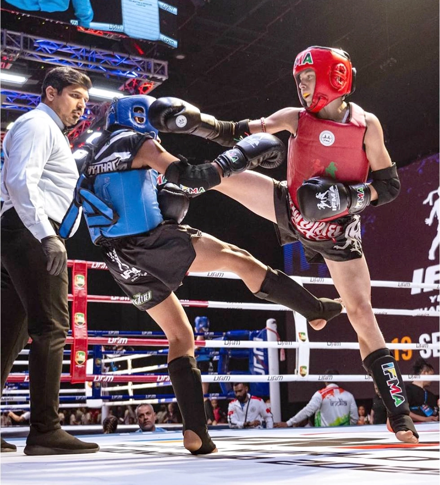 Әйелдердің іш киіміндегі еркектердің порнофотосуреттері Қытай секс