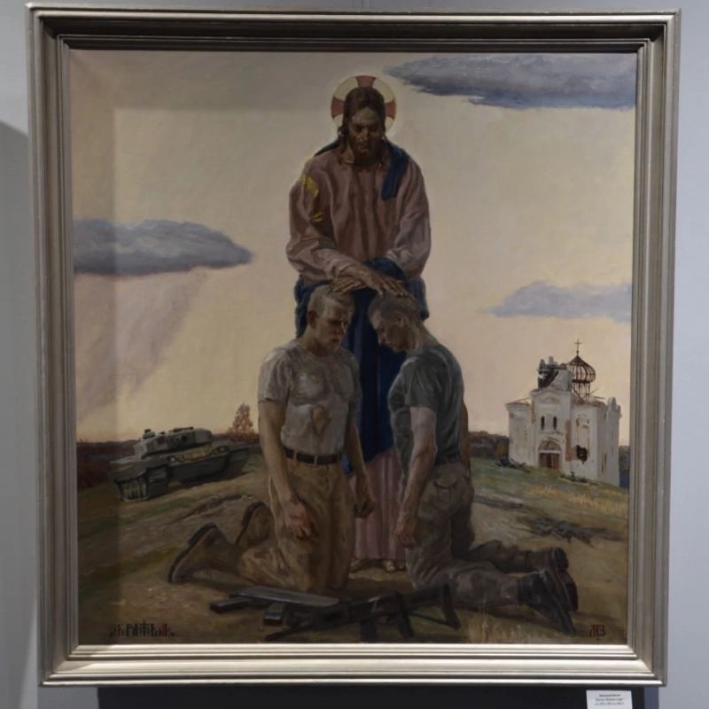 Простить друг друга, глядя в лицо - очень сложно. Поэтому и стоят мои братья, преклонив колени, словно в покаянной молитве. А глядя на Христа, есть шанс, что у нас получится