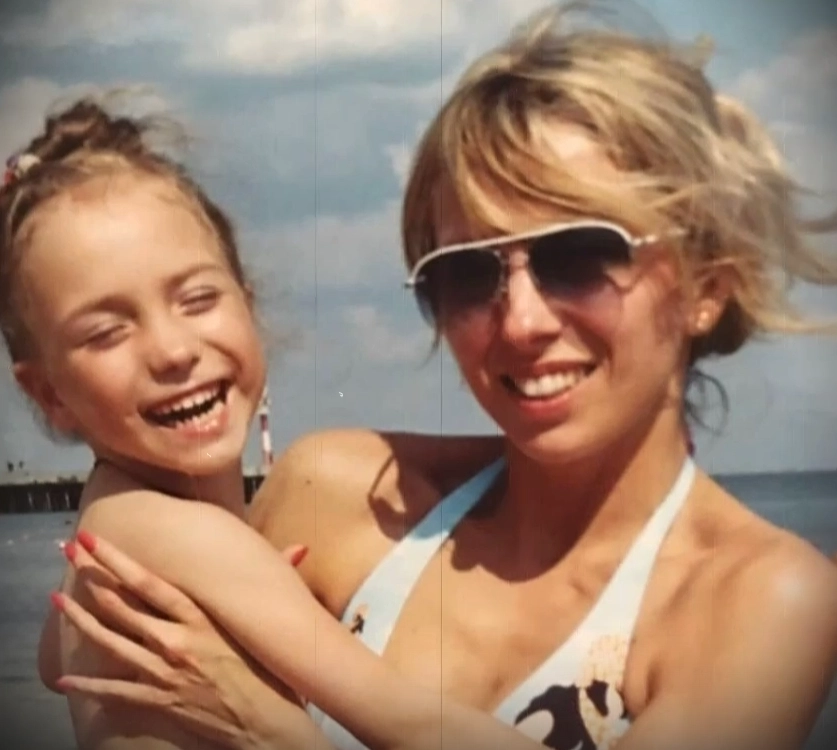 Светлана Бондарчук с дочерью Варварой.