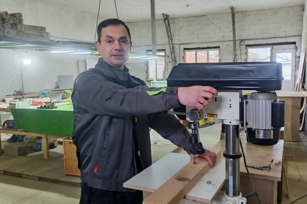 Василий Стригунов всегда тянулся к творческому ручному труду, которым загорелся в детстве благодаря отцу.