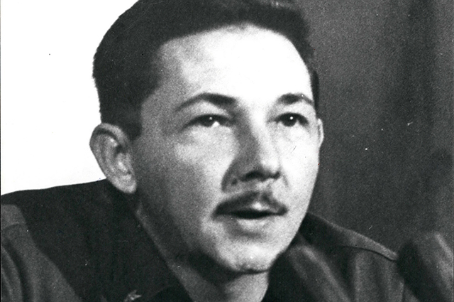 Рауль Кастро в молодости.
