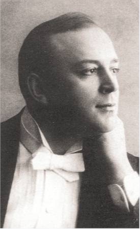 Собинов выступал в миланском театре «Ла Скала», в Монте-Карло, Мадриде, в Лондоне, Берлине, Париже.