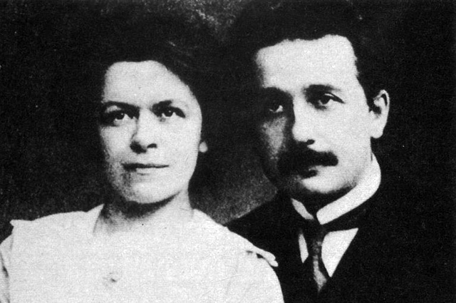 Эйнштейн со своей первой женой Милевой Марич (ок. 1905)